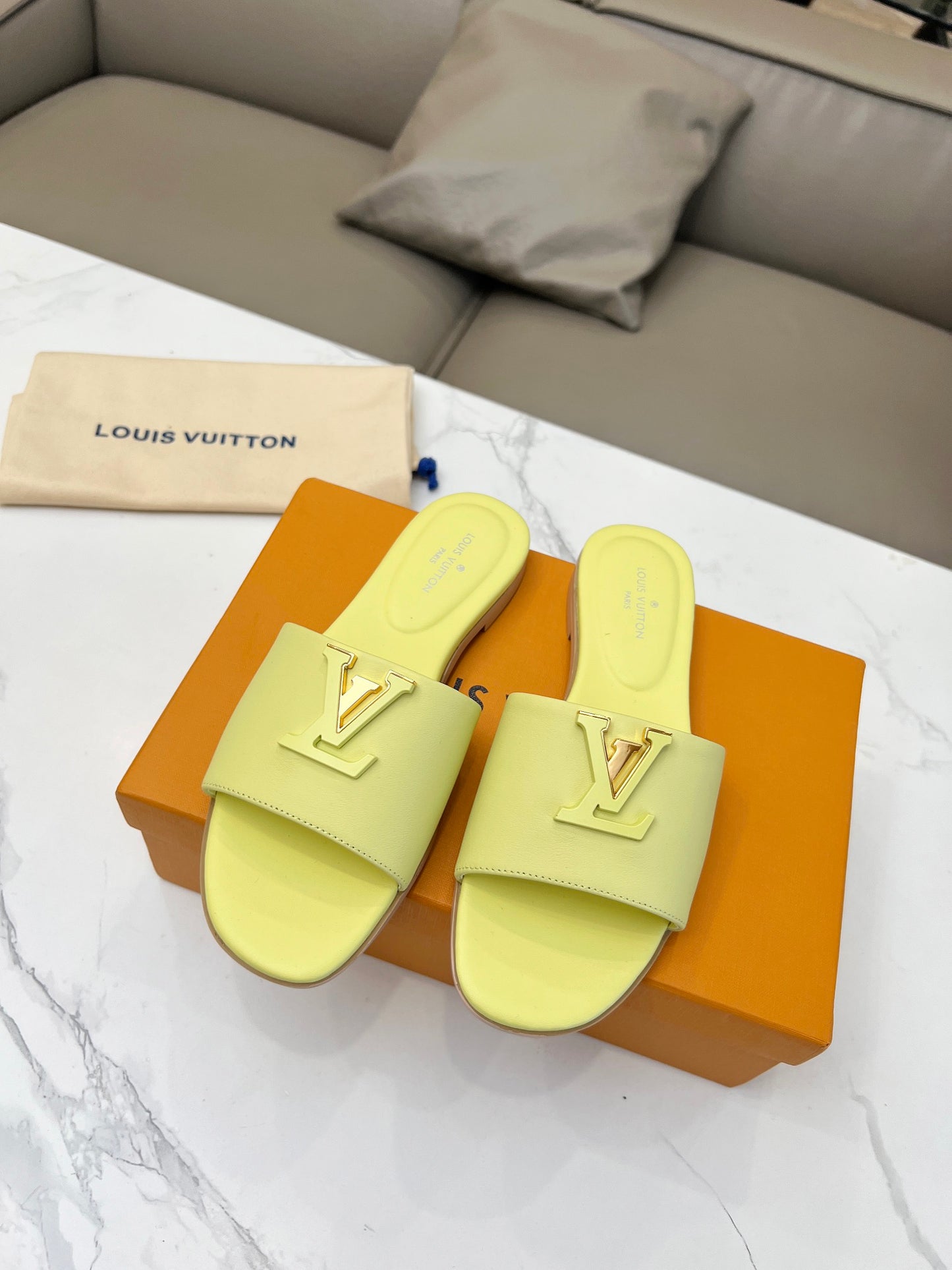 LV Slides CLICK FOR MORE COLOURWAYS