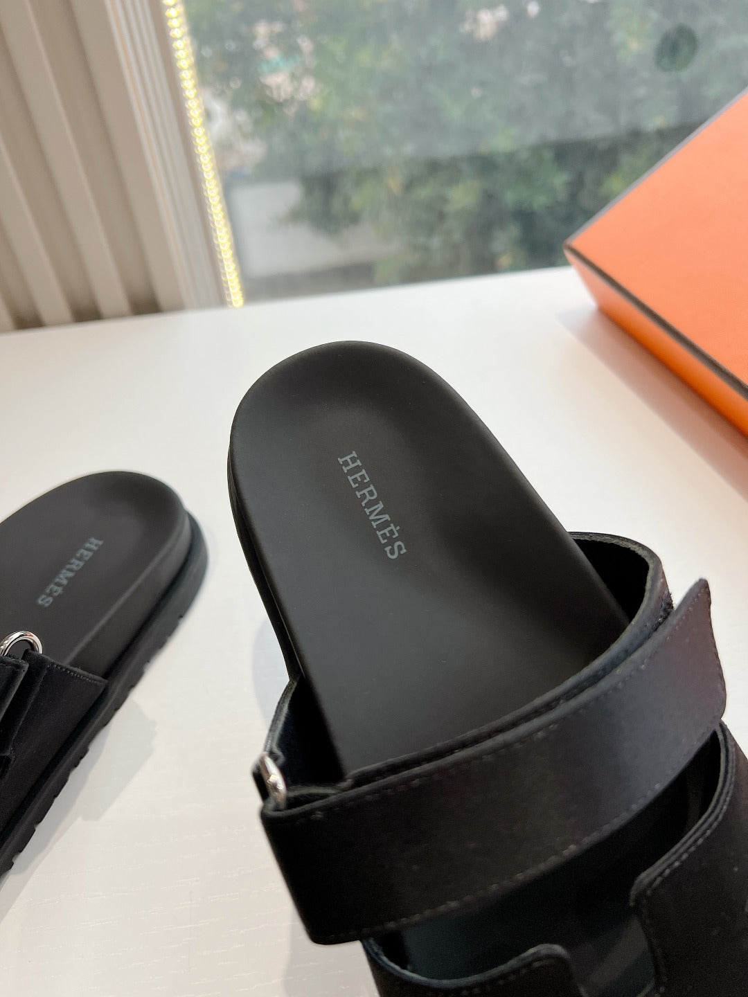 H Slides