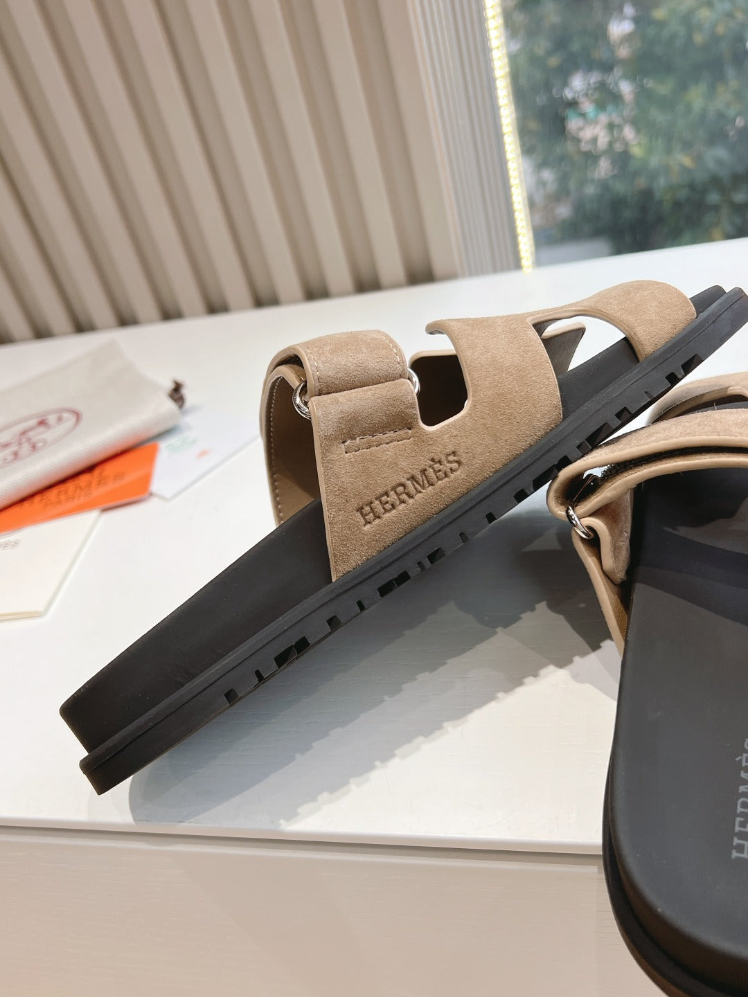 H Slides