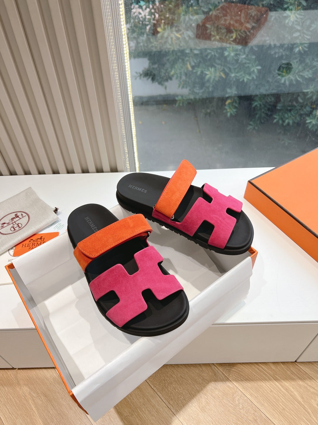 H Slides