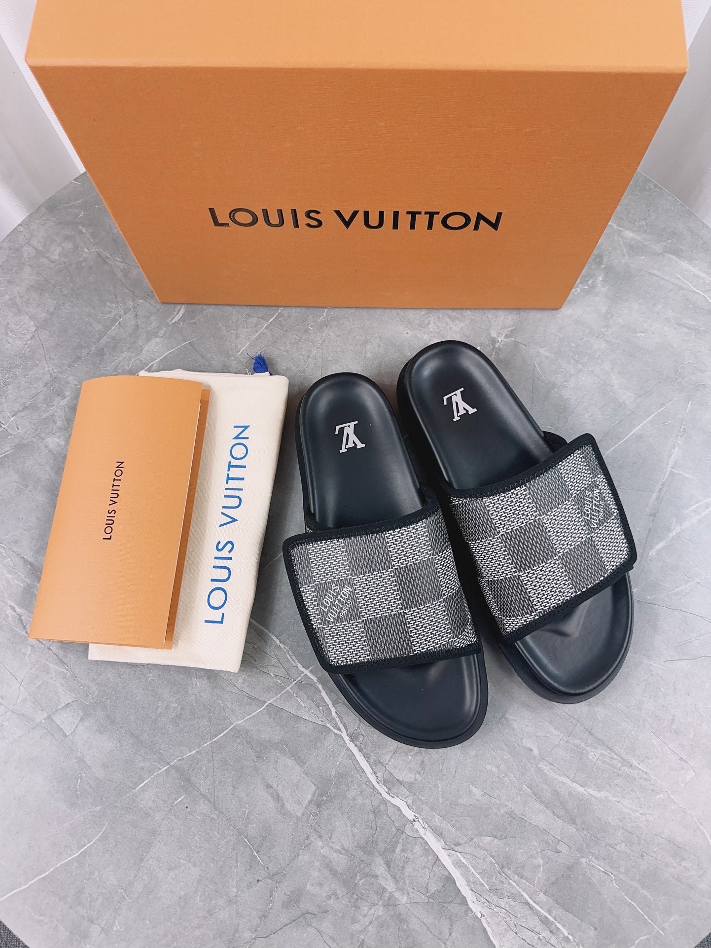 LV Slides CLICK FOR MORE COLOURWAYS
