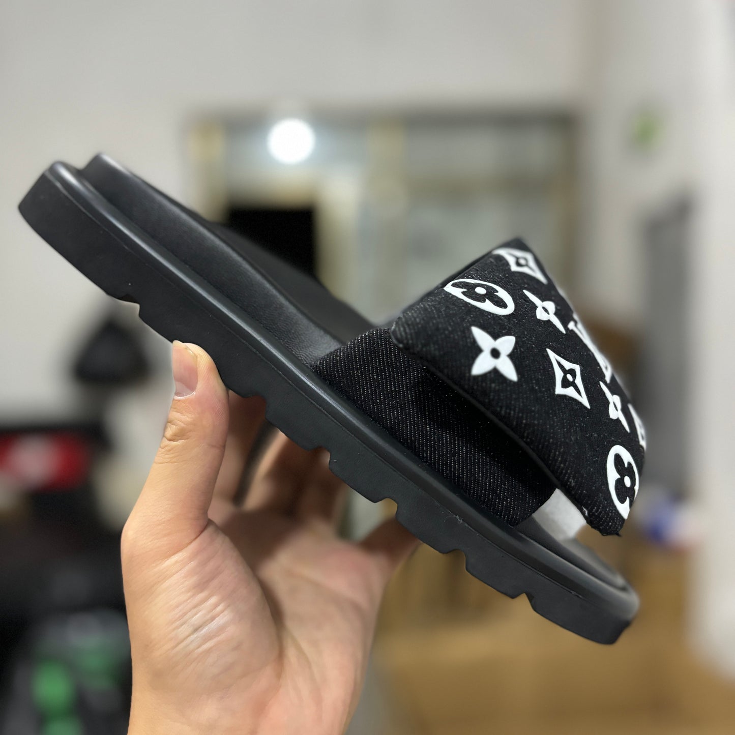 LV