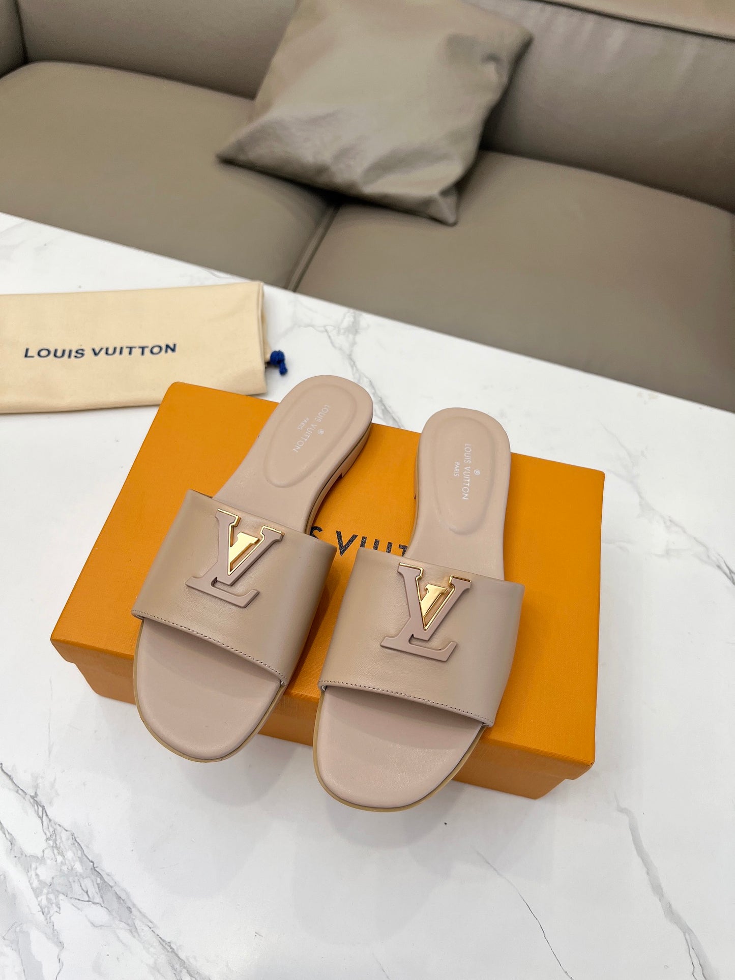 LV Slides CLICK FOR MORE COLOURWAYS