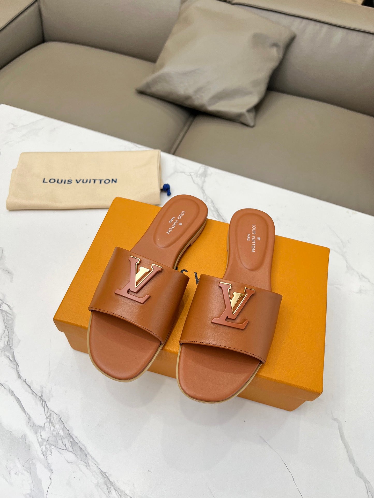 LV Slides CLICK FOR MORE COLOURWAYS