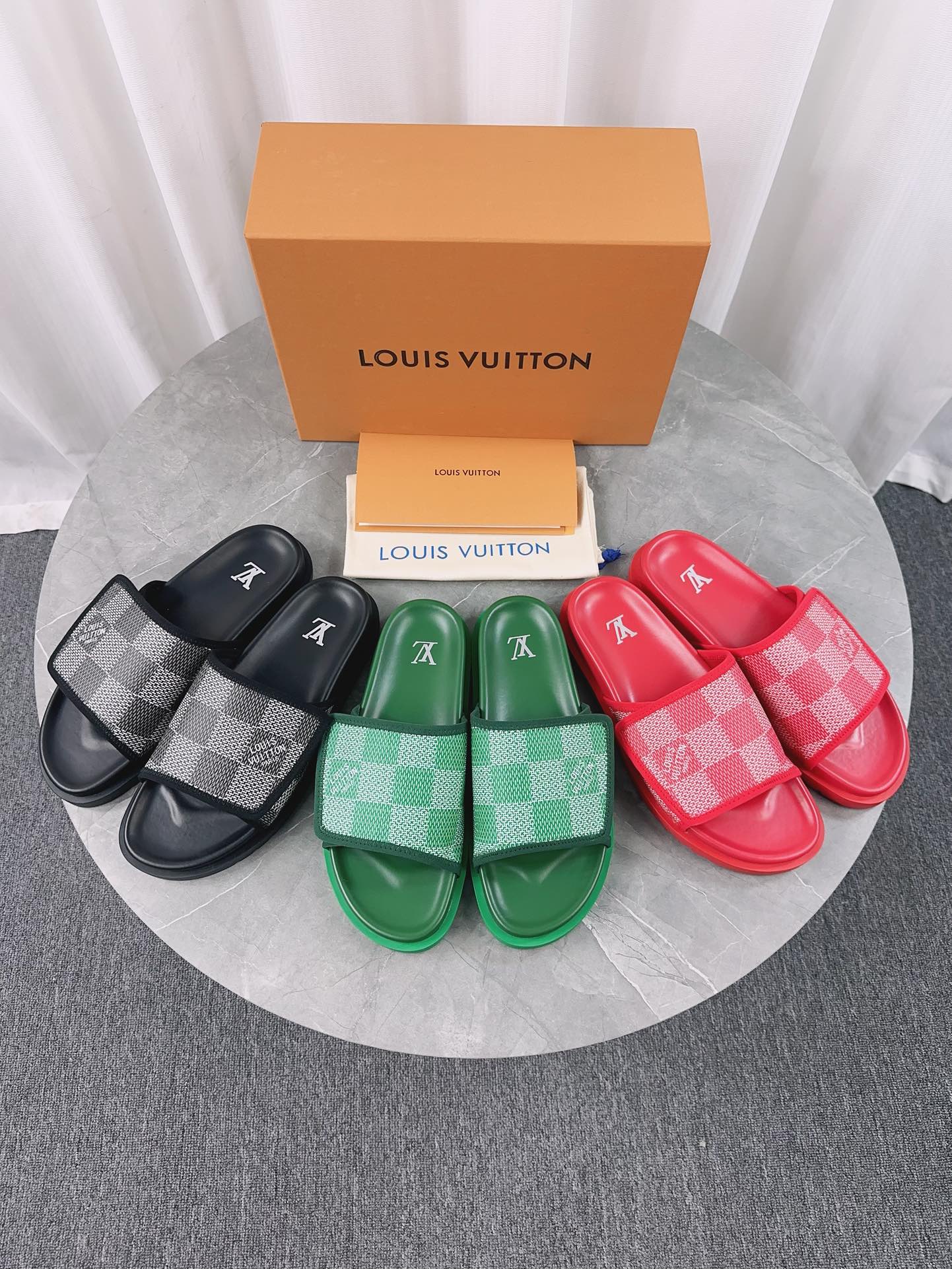 LV Slides CLICK FOR MORE COLOURWAYS