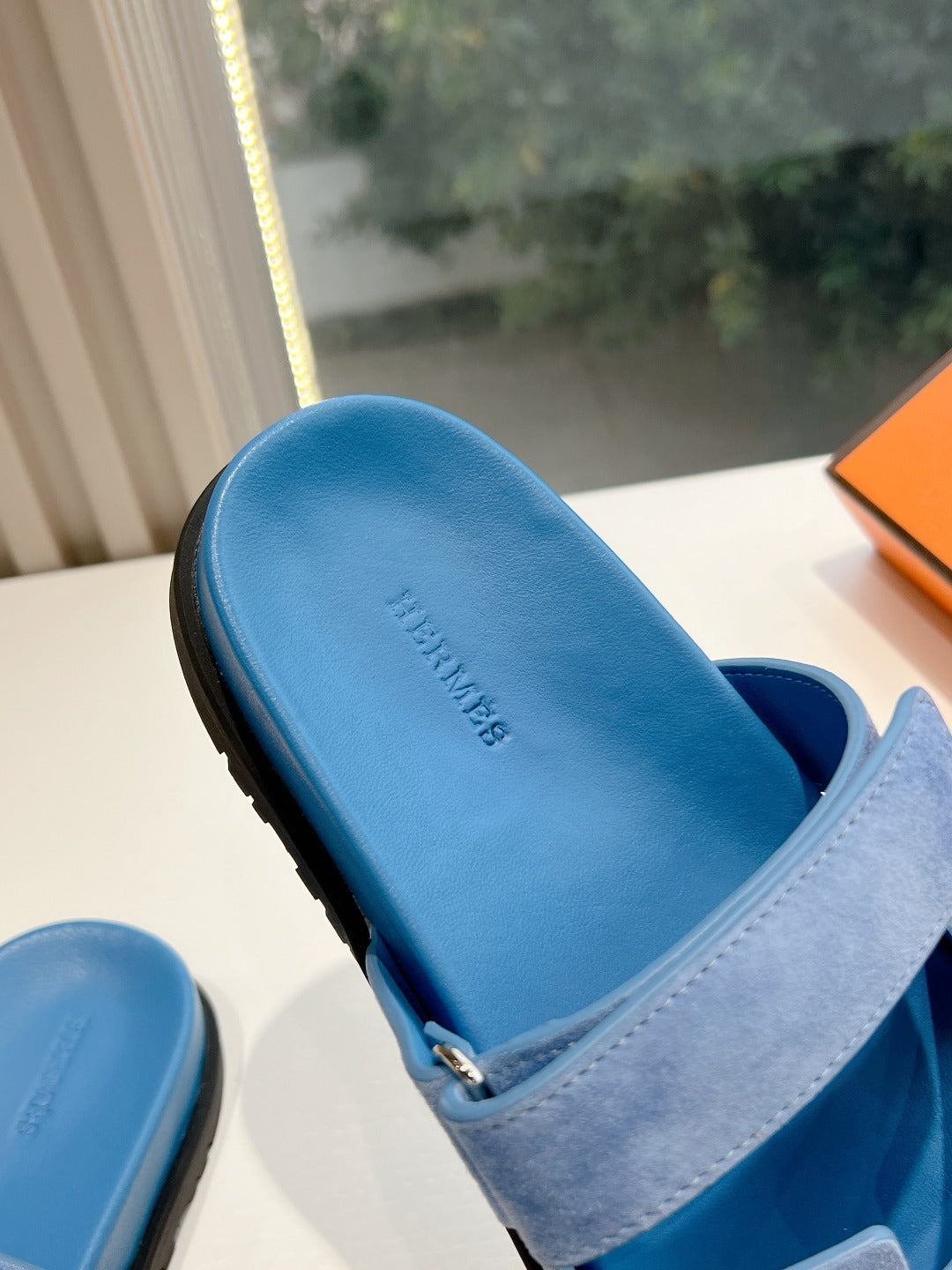 H Slides