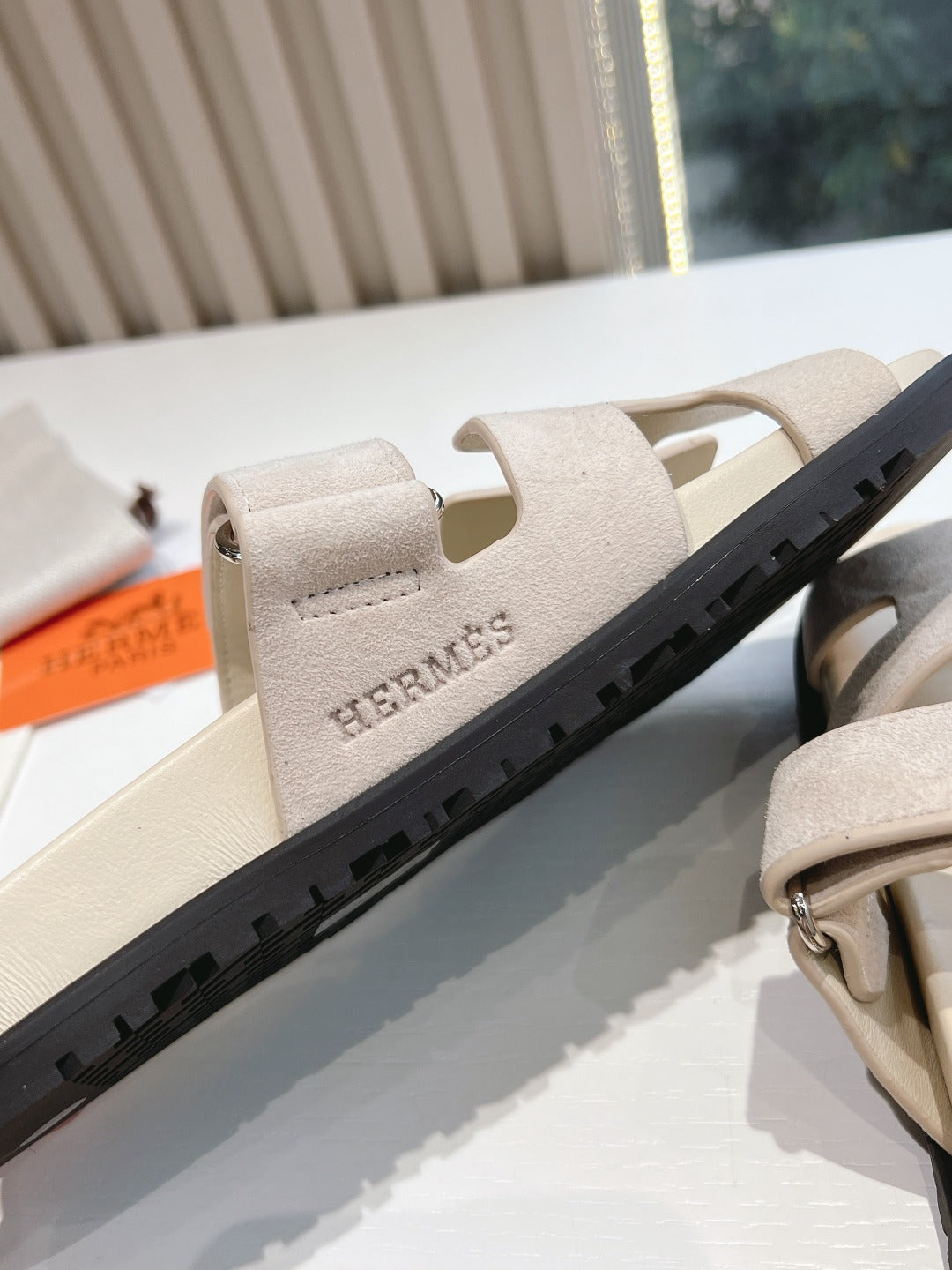H Slides