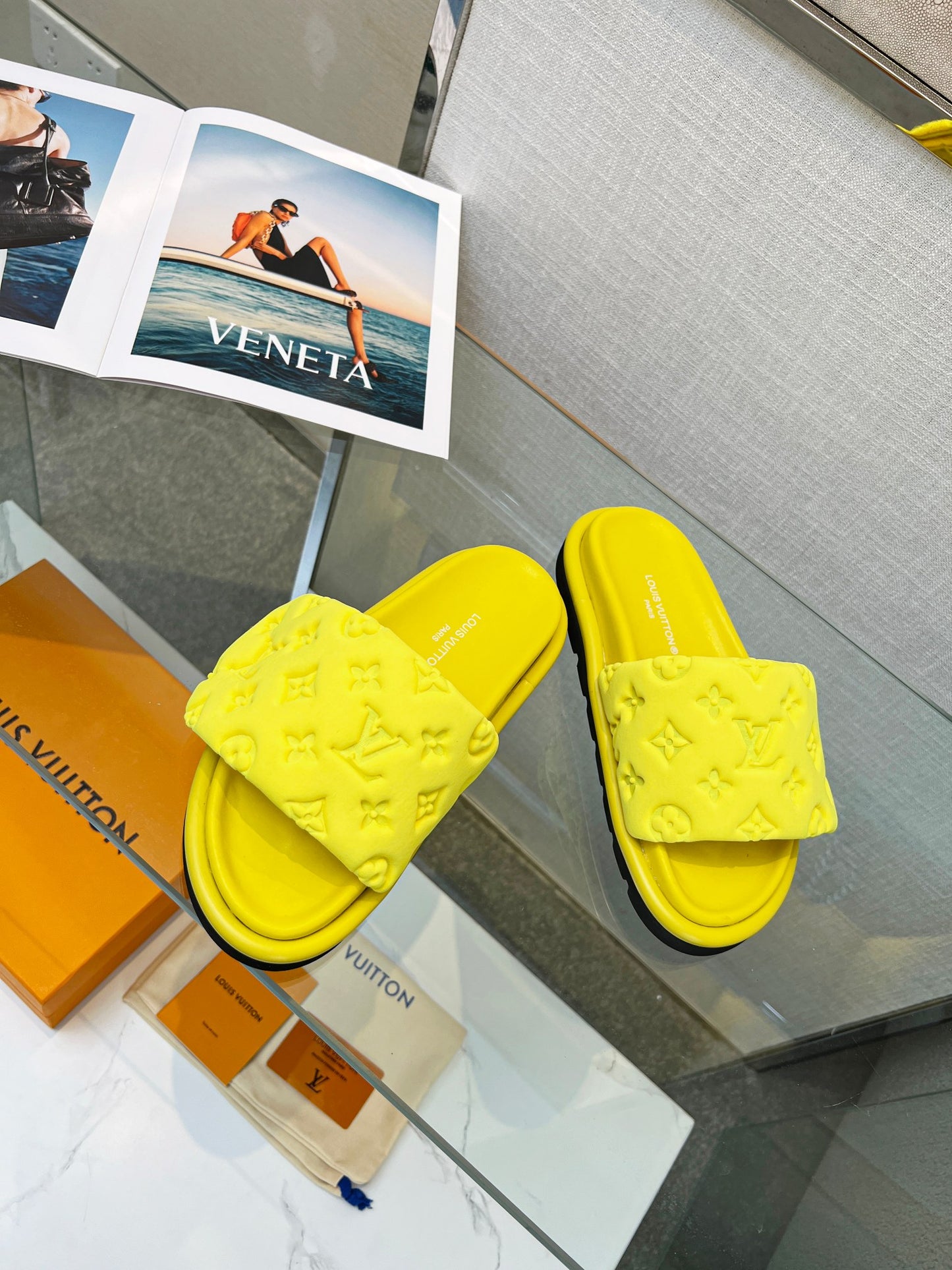 LV Slides CLICK FOR MORE COLOURWAYS
