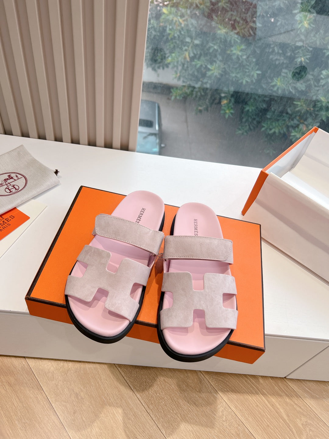 H Slides