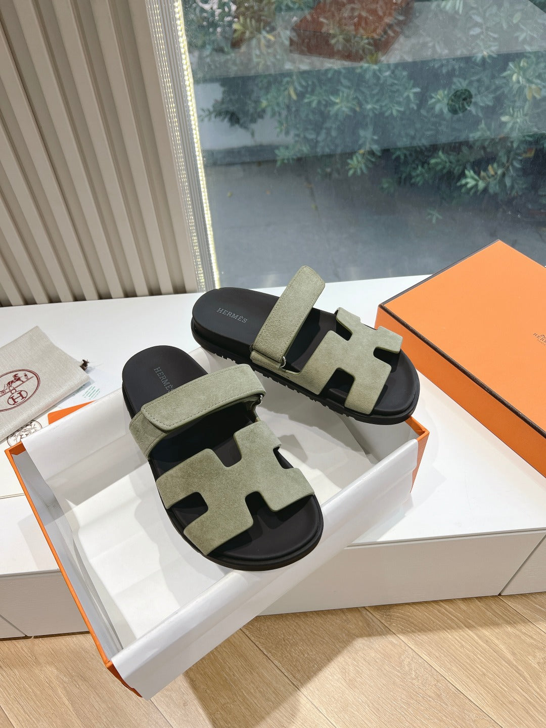 H Slides