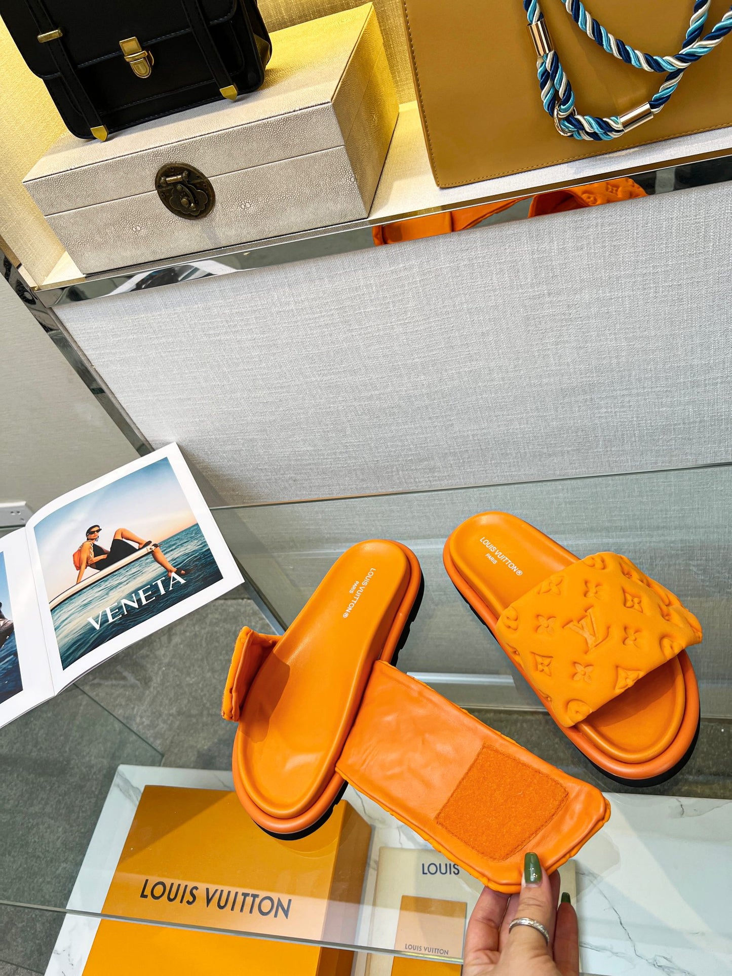 LV Slides CLICK FOR MORE COLOURWAYS