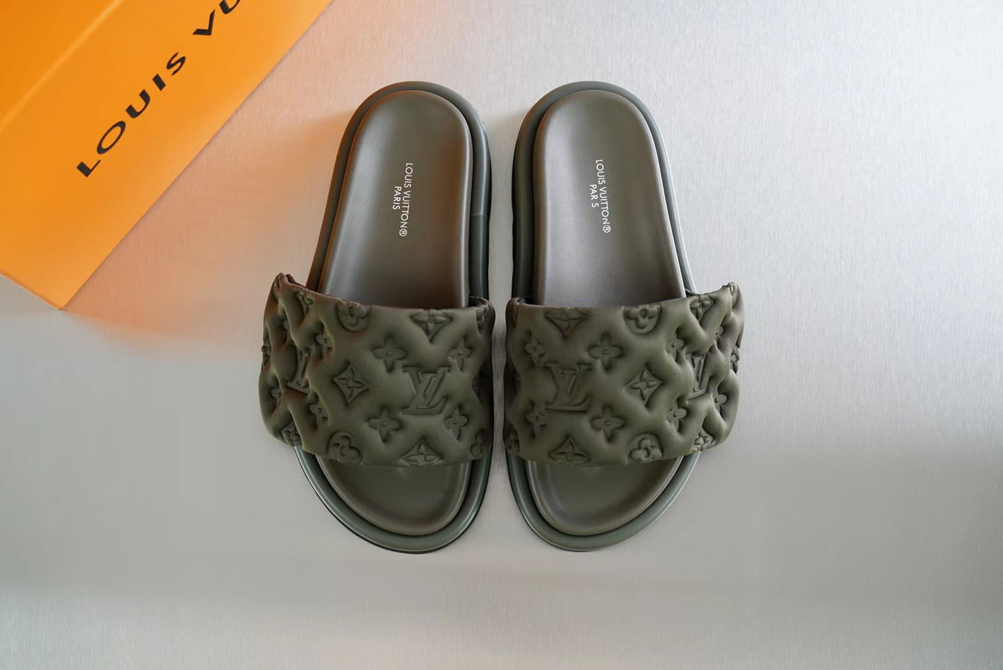 LV slides CLICK FOR MORE COLOURWAYS