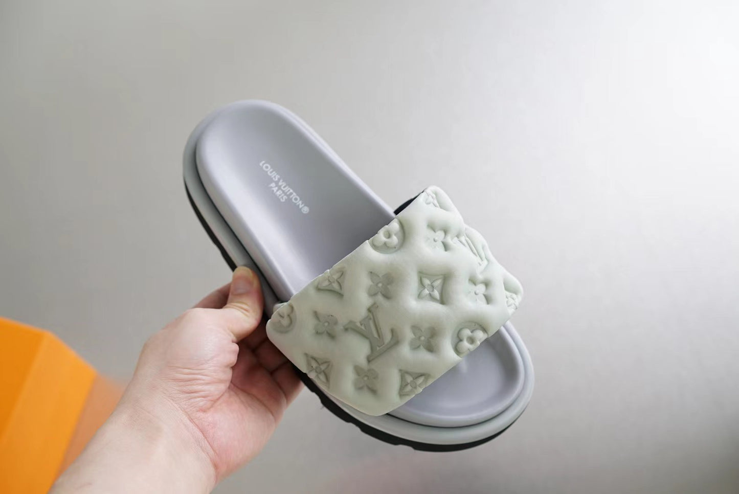 LV slides CLICK FOR MORE COLOURWAYS