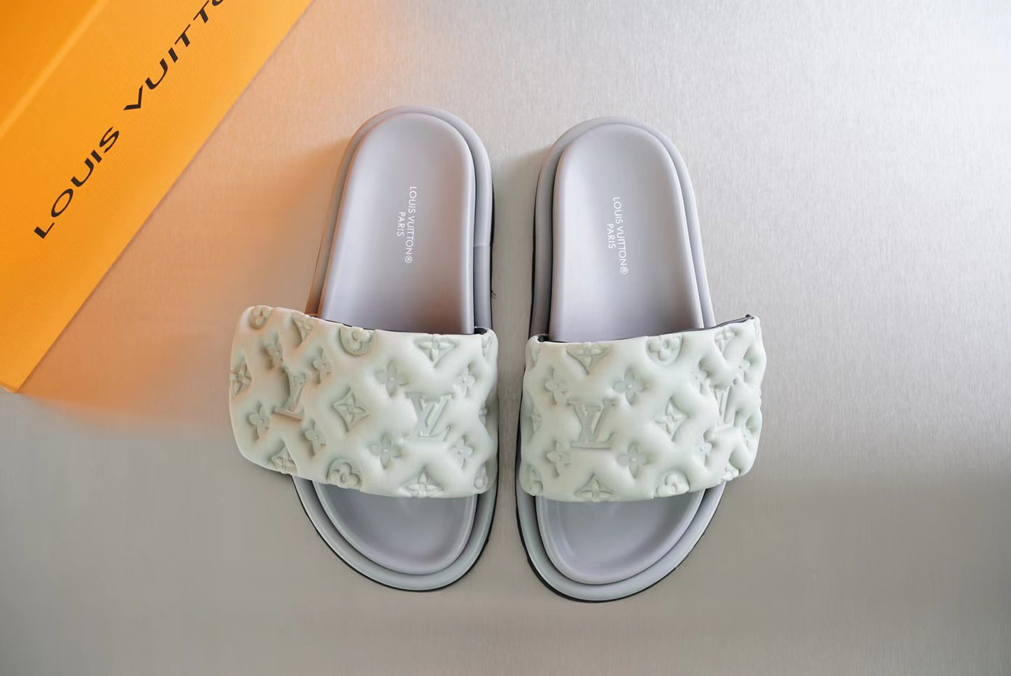 LV slides CLICK FOR MORE COLOURWAYS