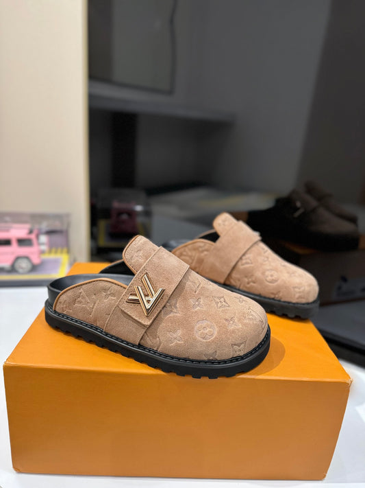 LV Slides CLICK FOR MORE COLOURWAYS